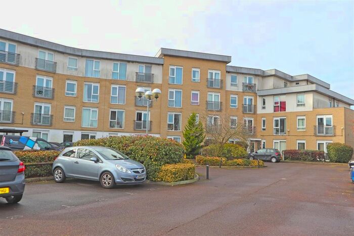 1 Bedroom Flat To Rent In Station Avenue, Southend-On-Sea, SS2
