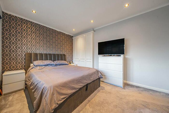 3 Bedroom Terraced House For Sale In Melfield Gardens, Beckenham Hill, SE6