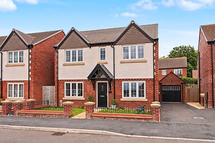 4 Bedroom Detached House For Sale In Bancroft Street, Cheddington, Leighton Buzzard, LU7