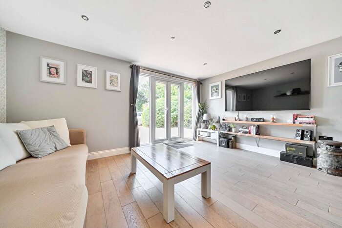 3 Bedroom Flat For Sale In Fort Cumberland Road, Southsea, PO4