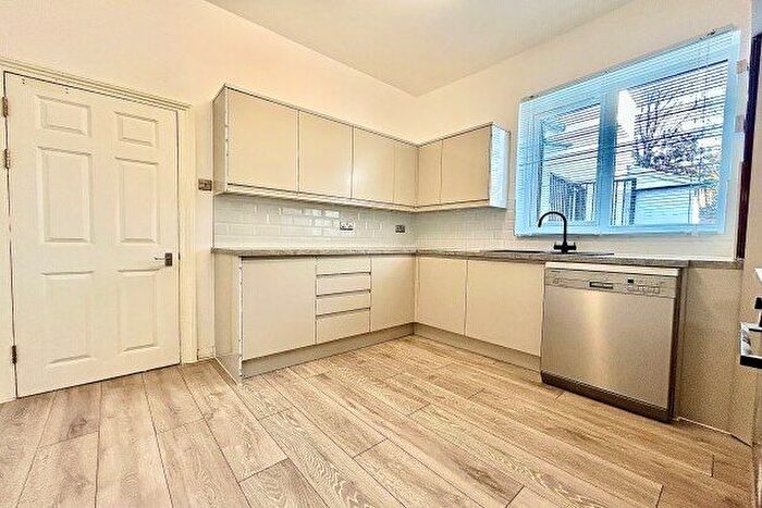 4 Bedroom Property To Rent In Beaconsfield Road, London, N15