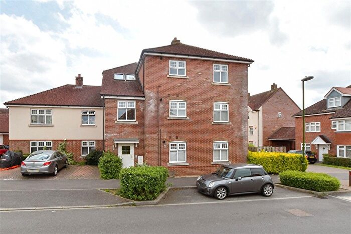 2 Bedroom Flat For Sale In Sargent Way, Broadbridge Heath, Horsham, West Sussex, RH12