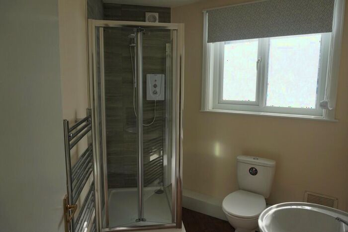 5 Bedroom Semi-Detached House To Rent In Coombe Road, Brighton, BN2