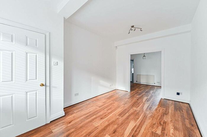 4 Bedroom Semi-Detached House To Rent In Bromley Gardens, Bromley, BR2