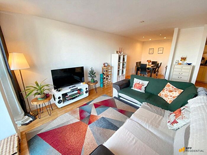 2 Bedroom Apartment For Sale In Rice Street, Castlefield, M3