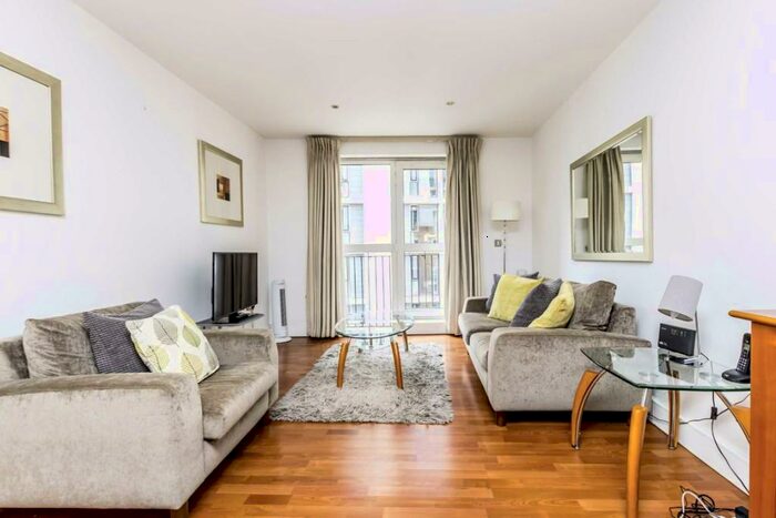 1 Bedroom Flat To Rent In Pepys Street, Fenchurch Street, EC3N