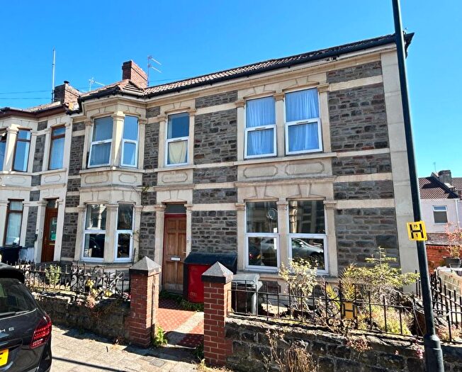 2 Bedroom Flat For Sale In Roseberry Road, Redfield, Bristol, BS5
