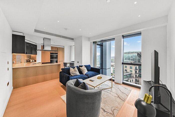 2 Bedroom Flat To Rent In Nine Elms Lane, London, SW8