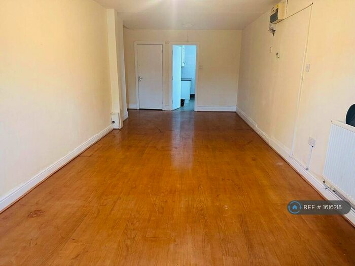 5 Bedroom Terraced House To Rent In Pied Piper House, Little Hulton, Manchester, M38