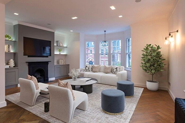 2 Bedroom Flat For Sale In Glenloch Road, Belsize Park, London, NW3