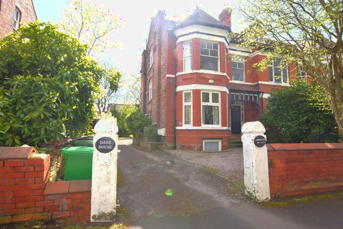 3 Bedroom Apartment To Rent In Kinnaird Road, Manchester, M20