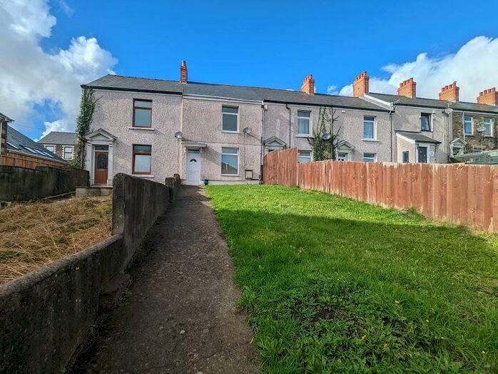 4 Bedroom Terraced House To Rent In Neath Road, Swansea, City And County Of Swansea., SA1