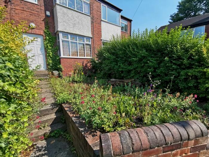3 Bedroom Terraced House To Rent In Kelso Gardens, University Leeds, LS2