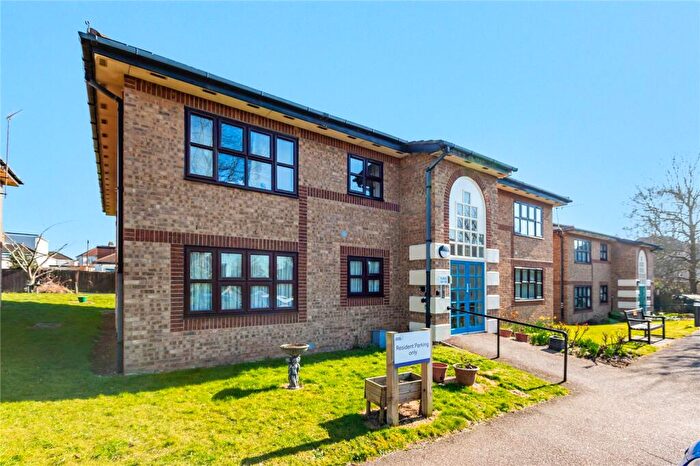 1 Bedroom Apartment For Sale In Abbs Cross Gardens, Hornchurch, RM12