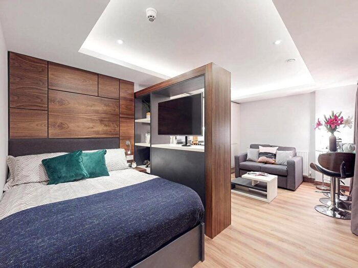 Apartment To Rent In Apt, Oasis Residence #, LS2