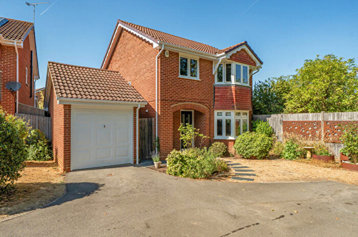 4 Bedroom Detached House For Sale In Buccaneer Close, Woodley, Reading, RG5
