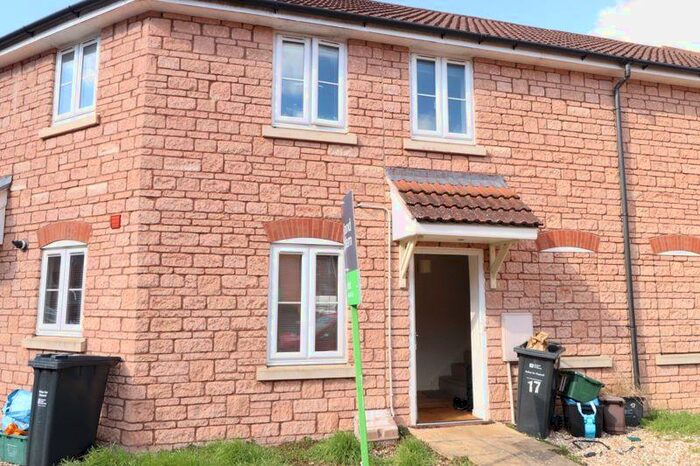 2 Bedroom Flat To Rent In Fowen Close, Street, BA16