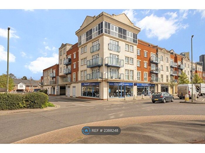 2 Bedroom Flat To Rent In Metro Apartments, Woking, GU21