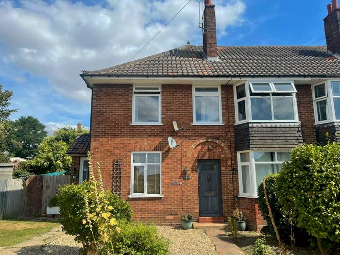 2 Bedroom Ground Flat To Rent In Broadwater Gardens, IP9