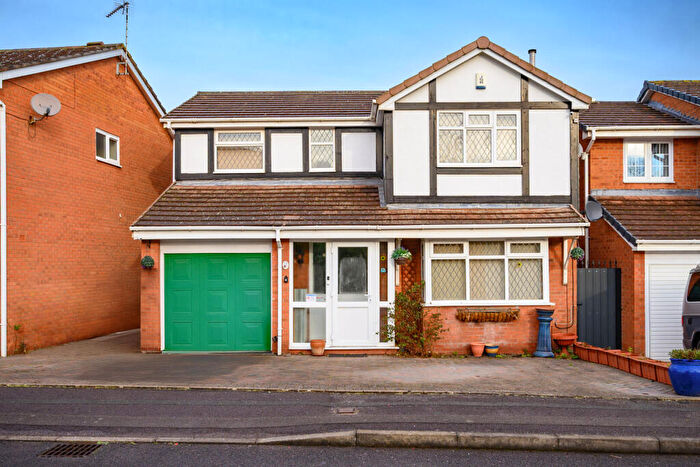 4 Bedroom Detached House For Sale In Gainford Rise, Binley, - No Onwards Chain, CV3