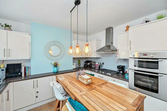 4 Bedroom Terraced House To Rent In Brading Road, Brighton, BN2