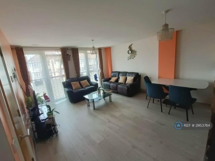 2 Bedroom Flat To Rent In Goodstone Court, Harrow, HA1