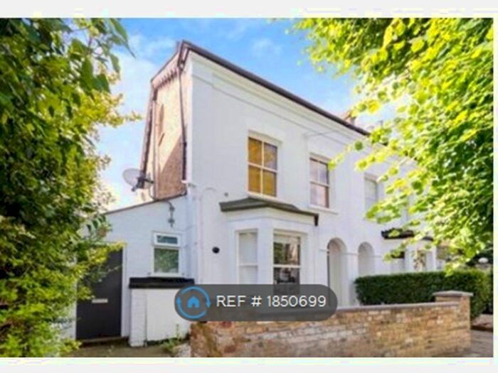 1 Bedroom Flat To Rent In Lebanon Gardens (Fl), London, SW18