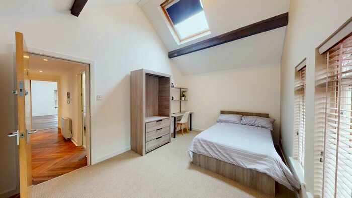 3 Bedroom Flat To Rent In Hyde Terrace, Woodhouse, Leeds, LS2