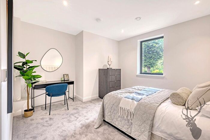 2 Bedroom Flat To Rent In Aldbourne Road, Shepherd's Bush, W12