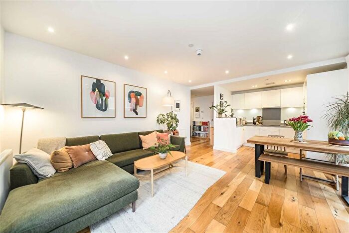 2 Bedroom Flat For Sale In Palmers Road, Bethnal Green, E2