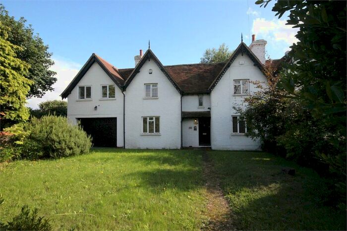 5 Bedroom Semi-Detached House To Rent In Langley Park Road, Iver, SL0