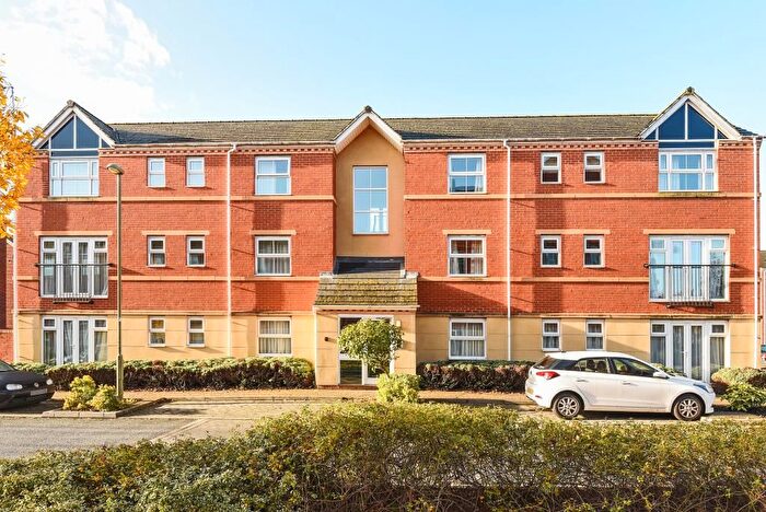 2 Bedroom Flat To Rent In Banbury, Oxfordshire, OX16