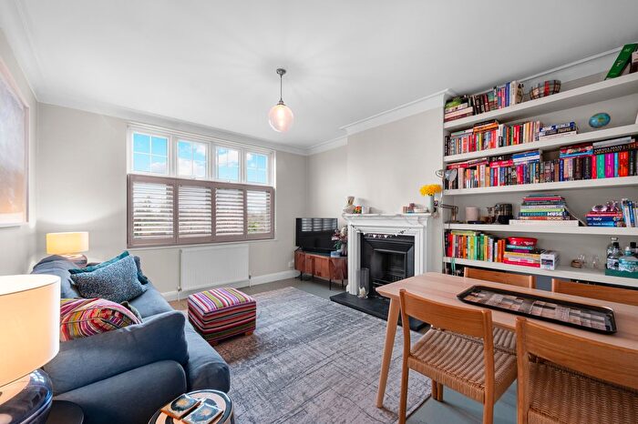 2 Bedroom Flat For Sale In Portsmouth Road, Surbiton, KT6