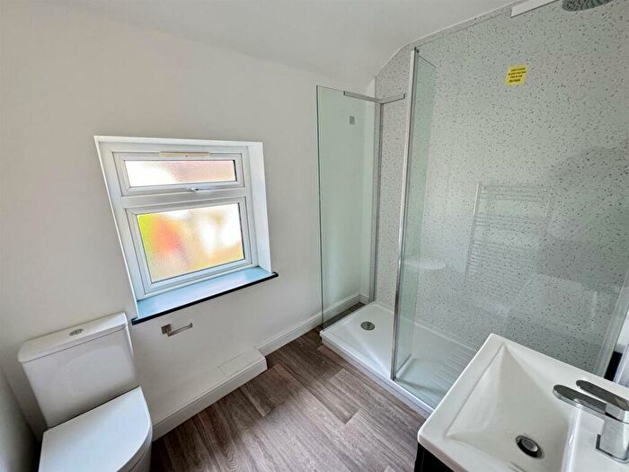 1 Bedroom Flat For Sale In Eastwood Road, Rayleigh, SS6