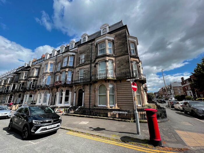 2 Bedroom Flat To Rent In Esplanade Gardens, Scarborough, YO11