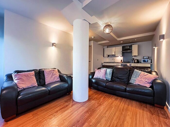 2 Bedroom Flat To Rent In Basilica, King Charles Street, Leeds, LS1