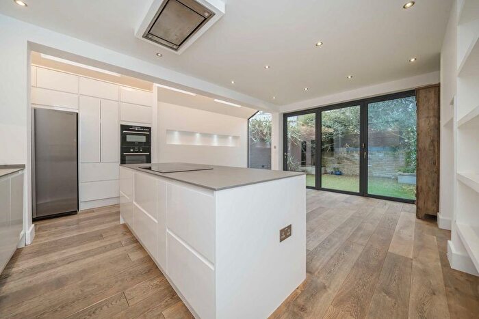 5 Bedroom Flat To Rent In Ivy Crescent, Chiswick, W4