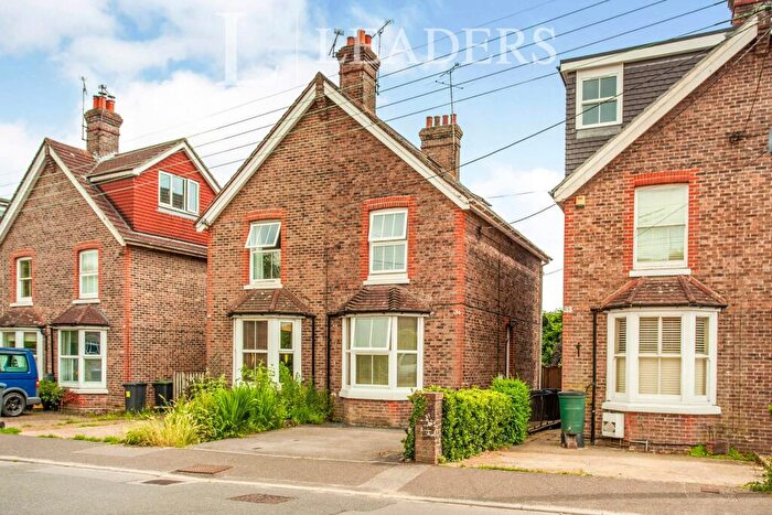 4 Bedroom Semi-Detached House To Rent In College Road, RH16