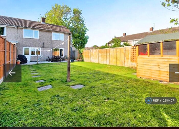 3 Bedroom Semi-Detached House To Rent In Blay Close, Oxford, OX4