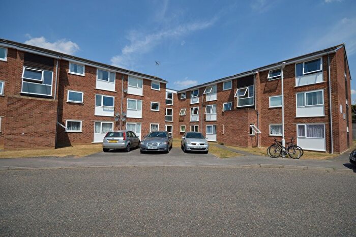 2 Bedroom Flat To Rent In Snowdrop Close, Chelmsford, Essex, CM1