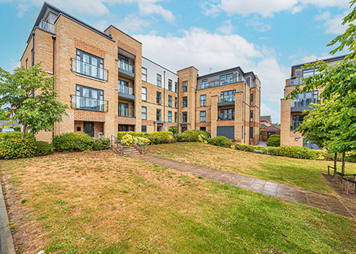 1 Bedroom Apartment For Sale In Sterling Square, Broad Lane, Bracknell, RG12