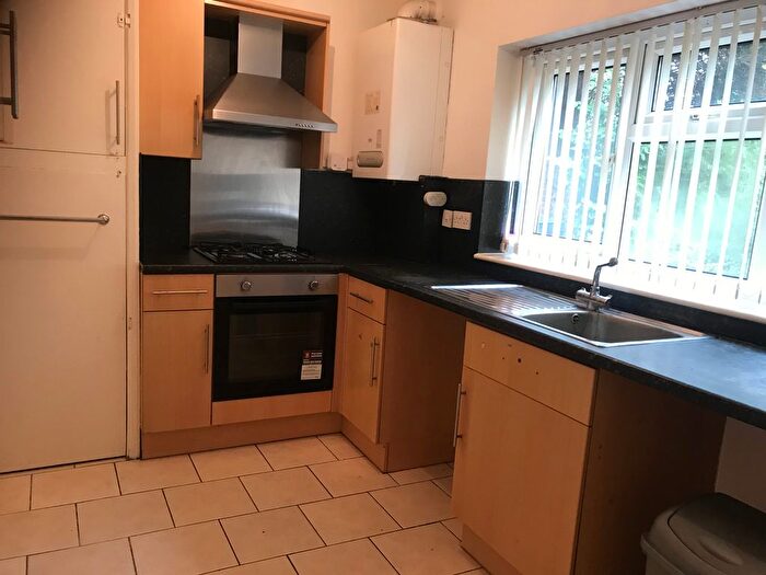 2 Bedroom Flat To Rent In Urban Road, Doncaster, South Yorkshire, DN4