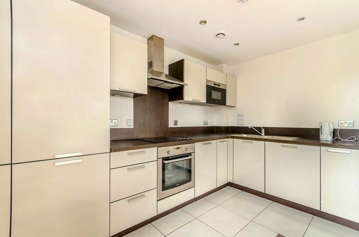 2 Bedroom Flat To Rent In Albatross Way, Canada Water, London, SE16