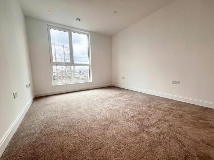 2 Bedroom Apartment To Rent In Fl, Gasholder Place, SE11