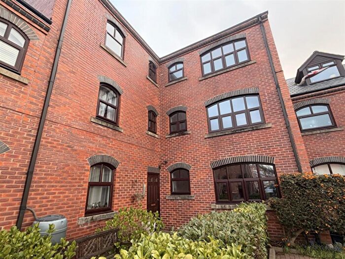 2 Bedroom Apartment For Sale In Telfords Quay, Ellesmere Port, CH65