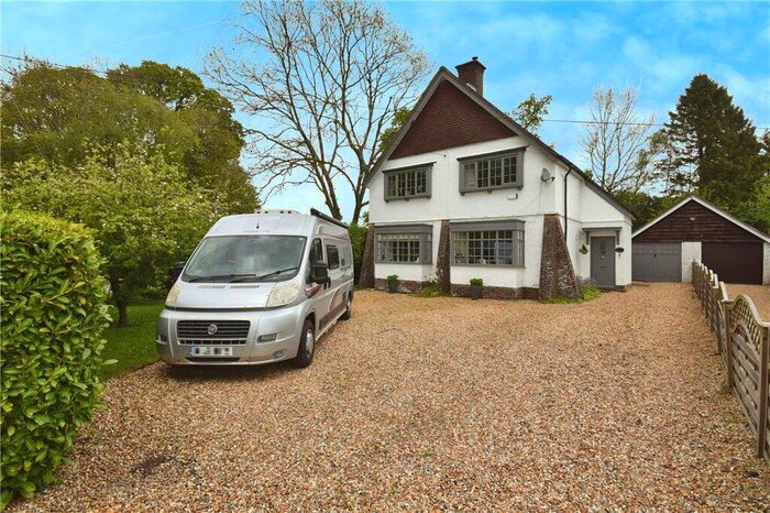4 Bedroom Detached House For Sale In Romsey Road, Nursling, Southampton, Hampshire, SO16