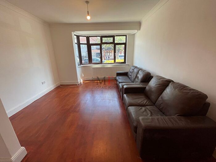 5 Bedroom Terraced House To Rent In Crosslands Avenue, Norwood Green, UB2