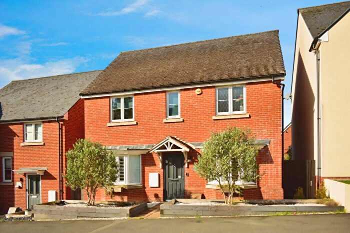 4 Bedroom Detached House To Rent In Eagle Way, Bracknell, RG12