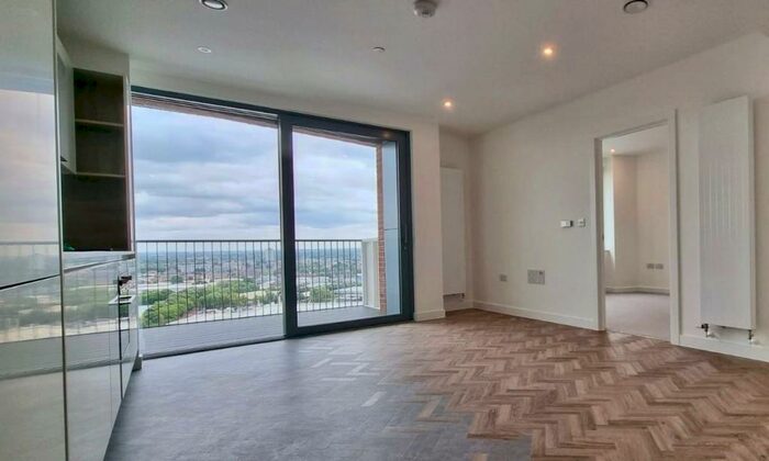 1 Bedroom Apartment To Rent In Skyline Apartments, Makers Yard, London, E3