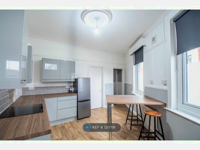 4 Bedroom End Of Terrace House To Rent In Colton Road, Armley, Leeds LS12